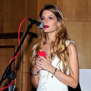 Meet your Posher, Zeena